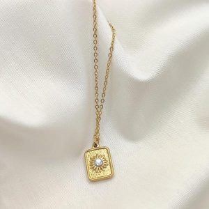 Collar Lily